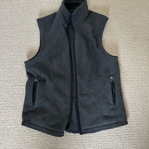 Patagonia Women’s Charcoal Fleece Vest